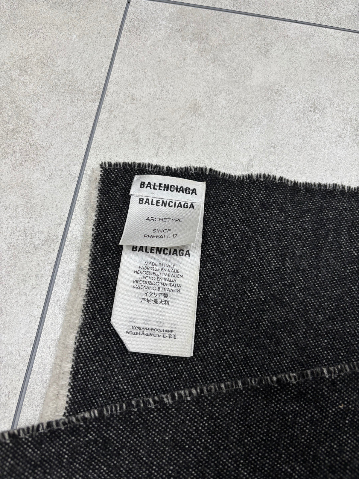 Balenciaga scarf, large size, pre-owned 8/10 condition – Relique