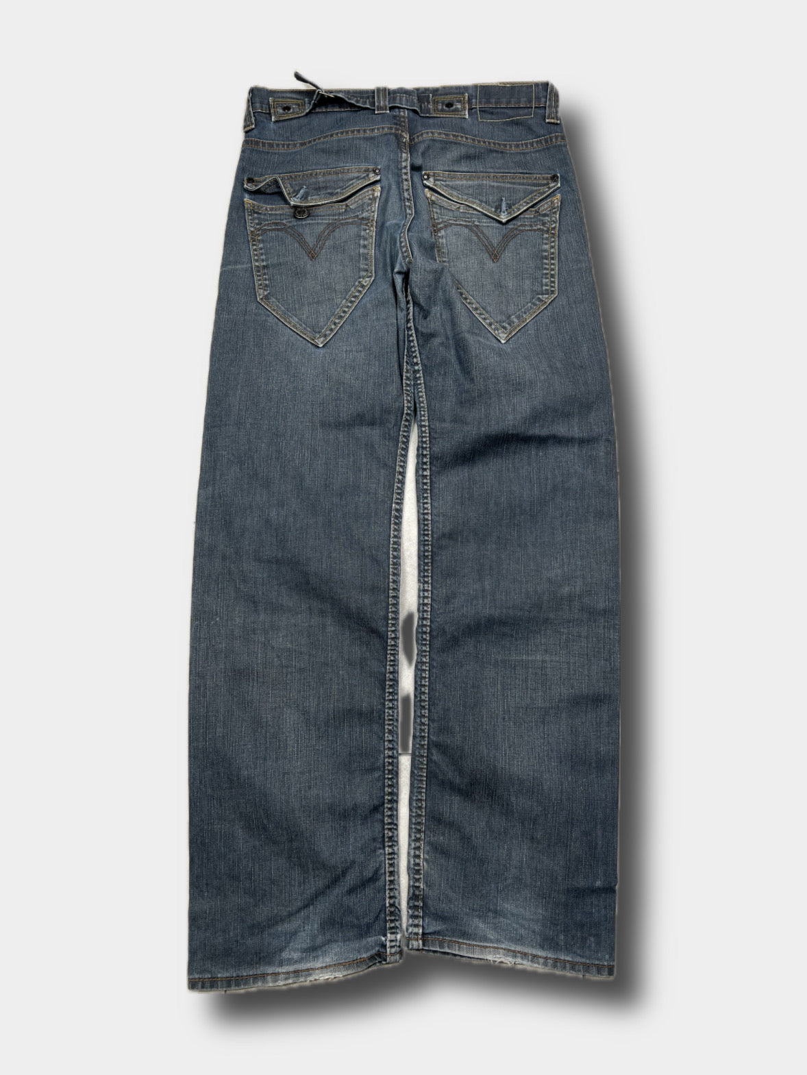Levi's 503 jeans, size 30x34, pre-owned 9/10 condition – Relique