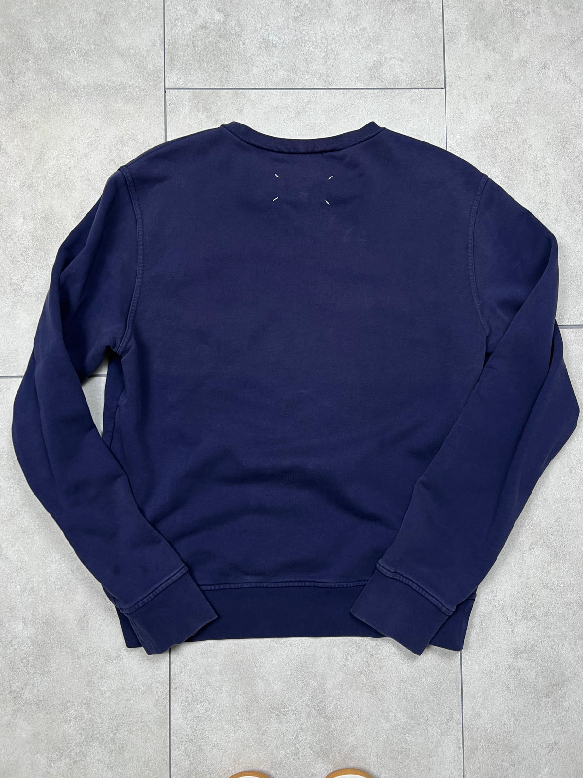 Maison Margiela sweater, size M, pre-owned 9/10 condition – Relique