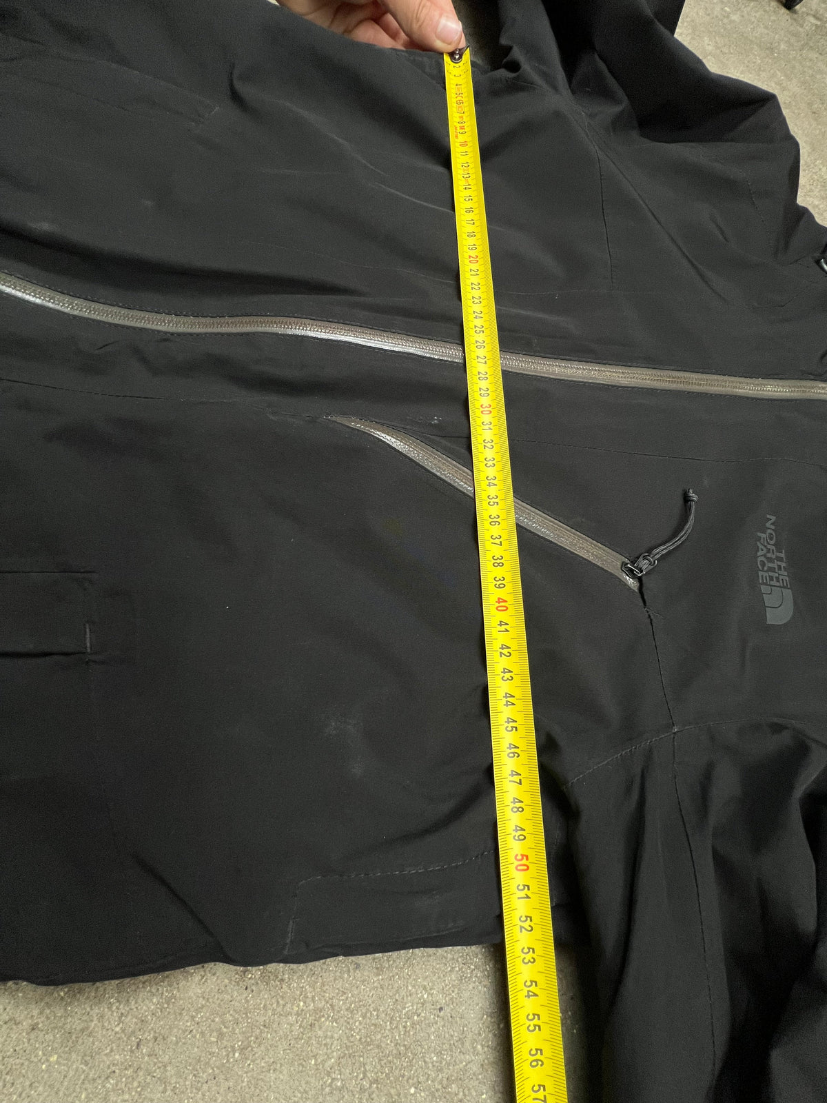 The North Face ski jacket, size Small, pre-owned 9/10 condition – Relique