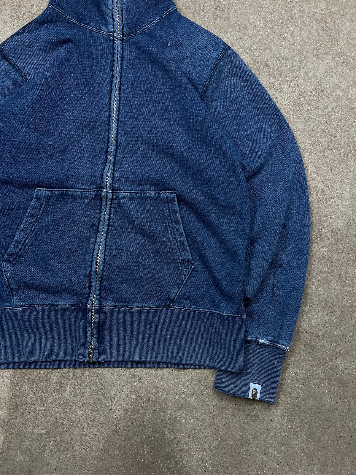 Bape zip-up hoodie, size M, pre-owned 7/10 condition – Relique