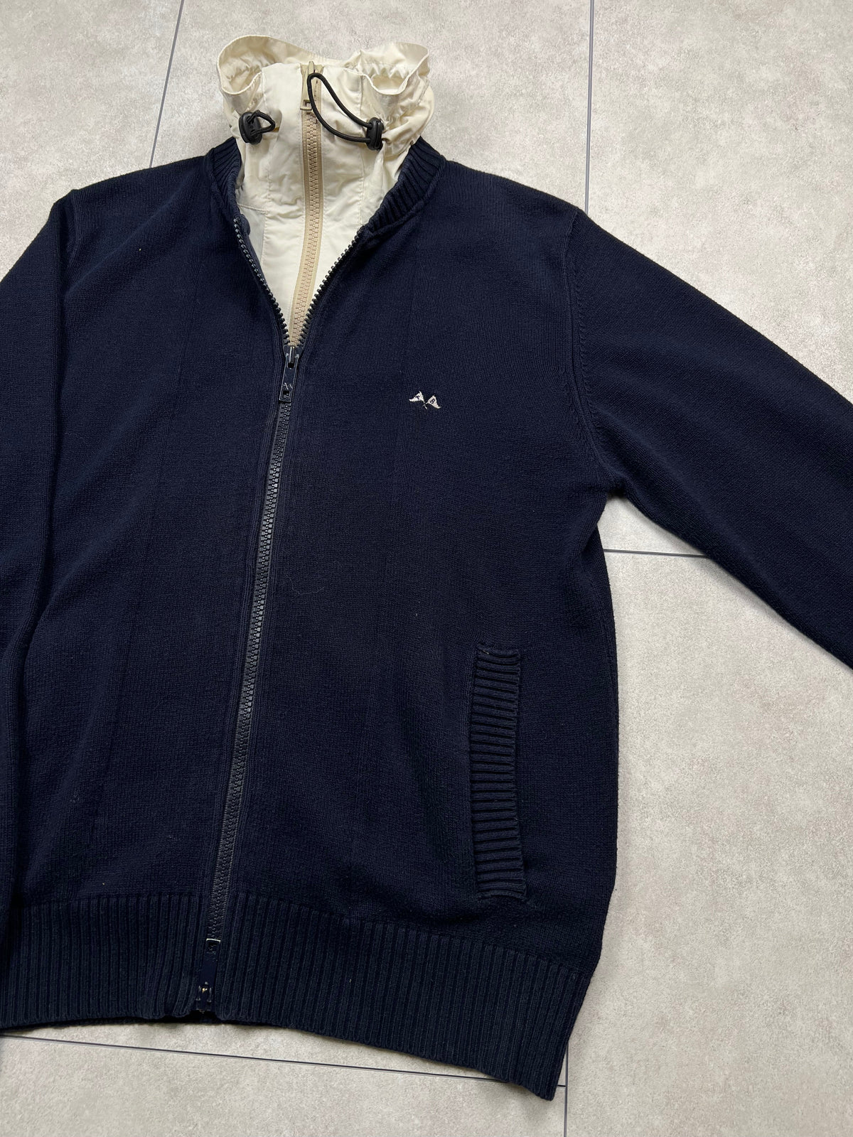 Thomas Burberry jacket sweater, size L, pre-owned 9/10 condition – Relique