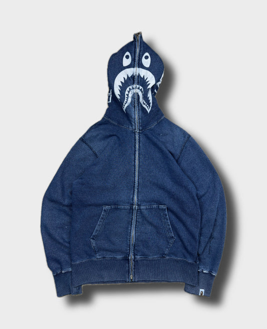 Bape zip-up hoodie, size M, pre-owned 7/10 condition – Relique
