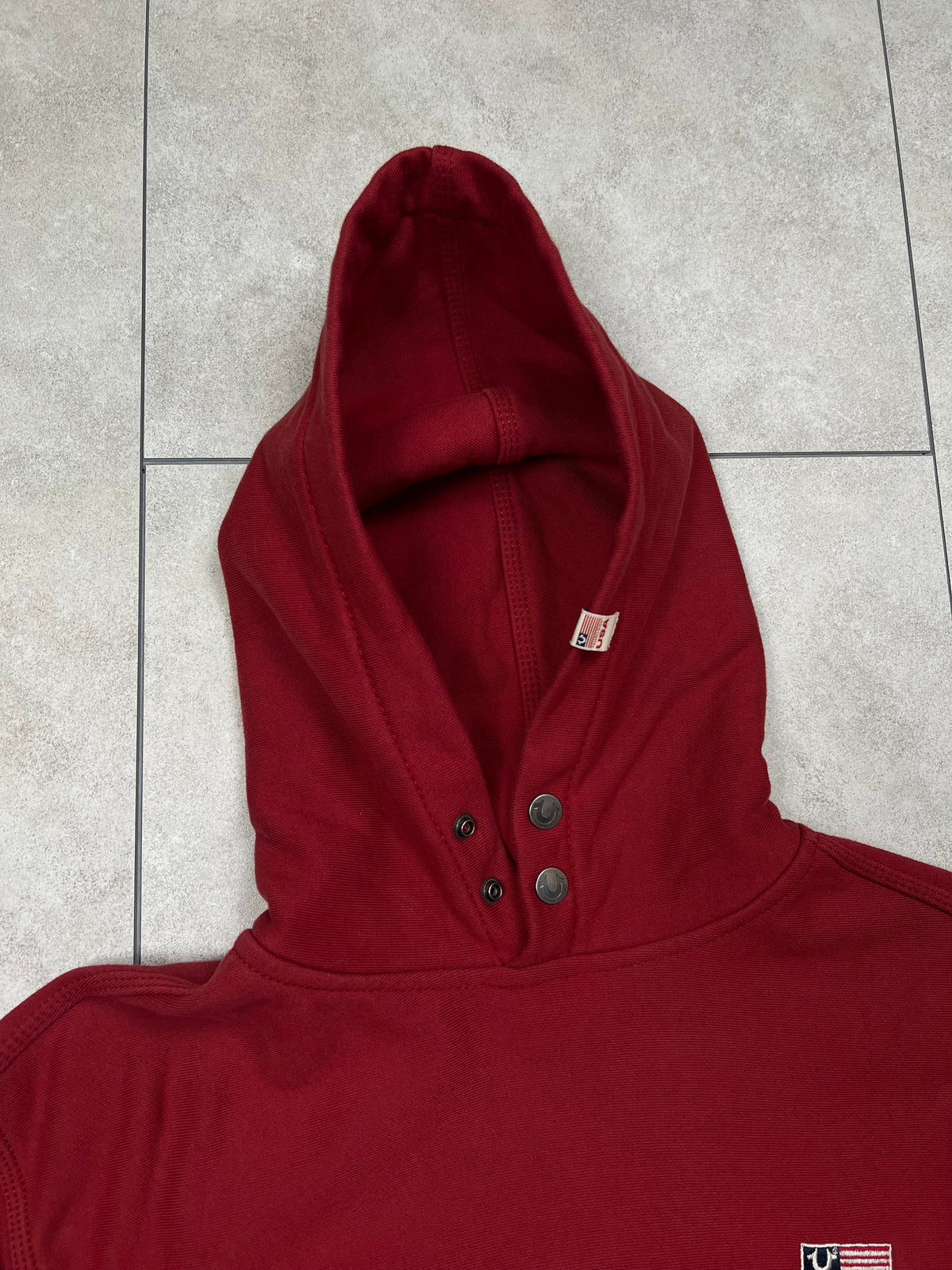 True Religion hoodie, size S, pre-owned 9/10 condition – Relique