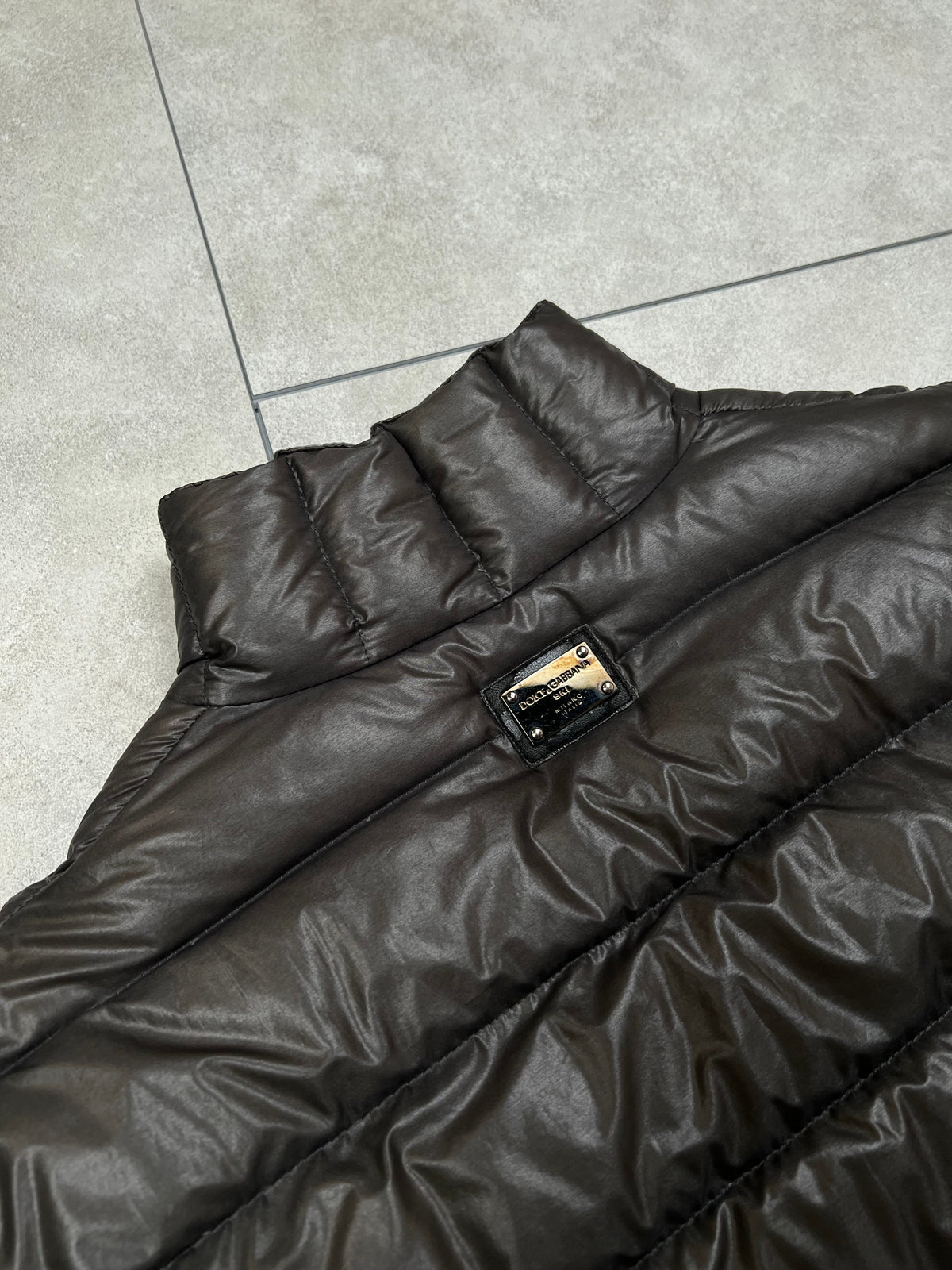 Dolce & Gabbana ski puffer jacket, size 48 (fits M), pre-owned 9/10 condition – Relique