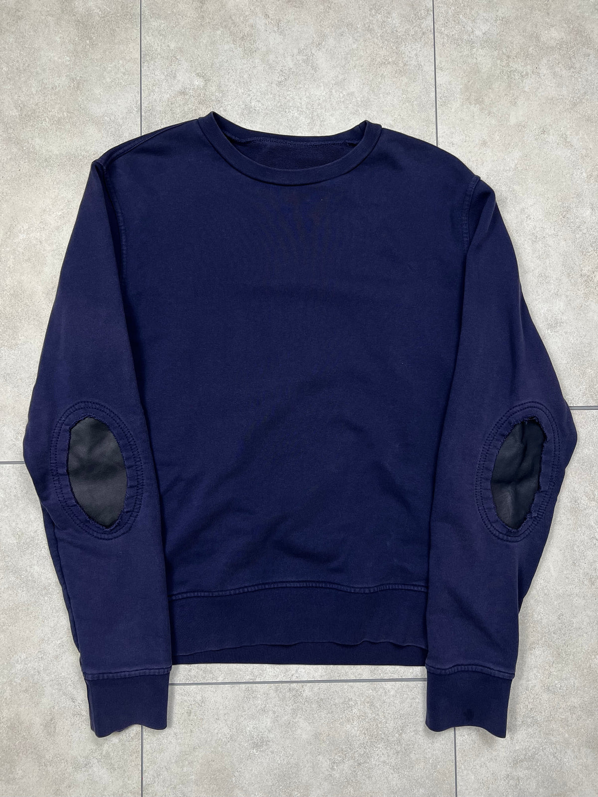 Maison Margiela sweater, size M, pre-owned 9/10 condition – Relique