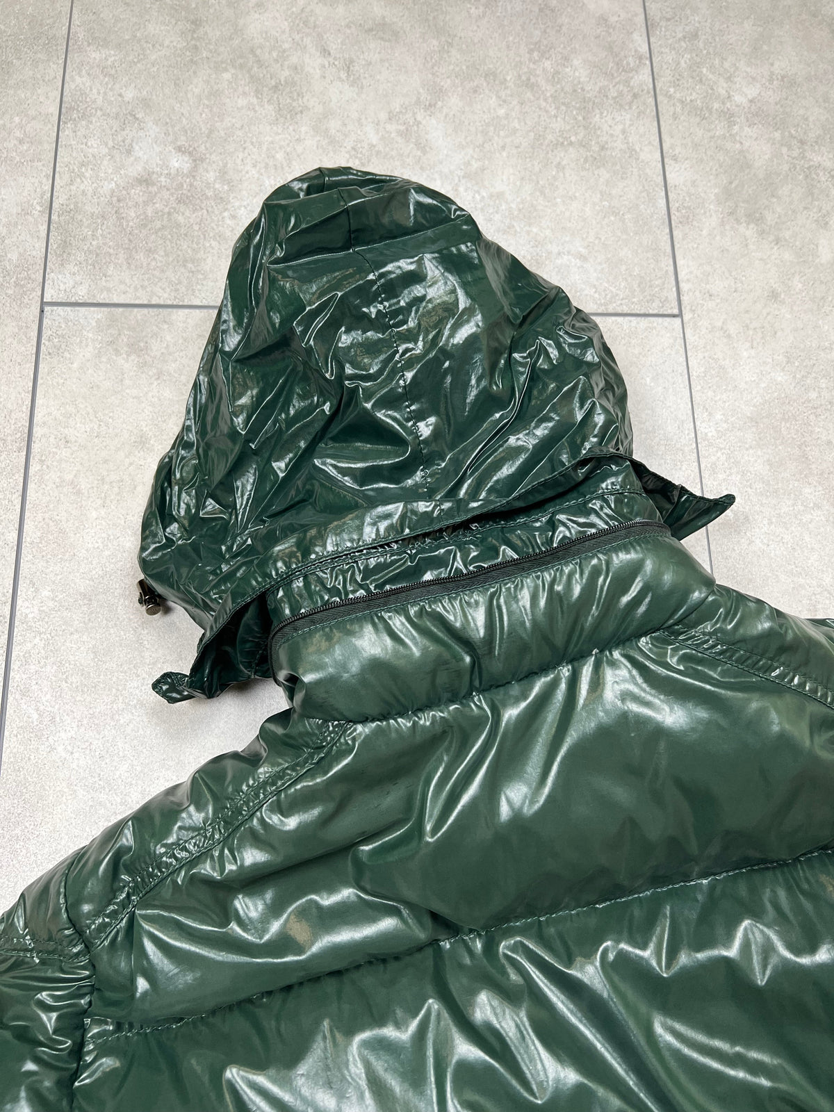 Moncler puffer jacket, size 0 (fits XS/S), pre-owned 7.5/10 condition – Relique