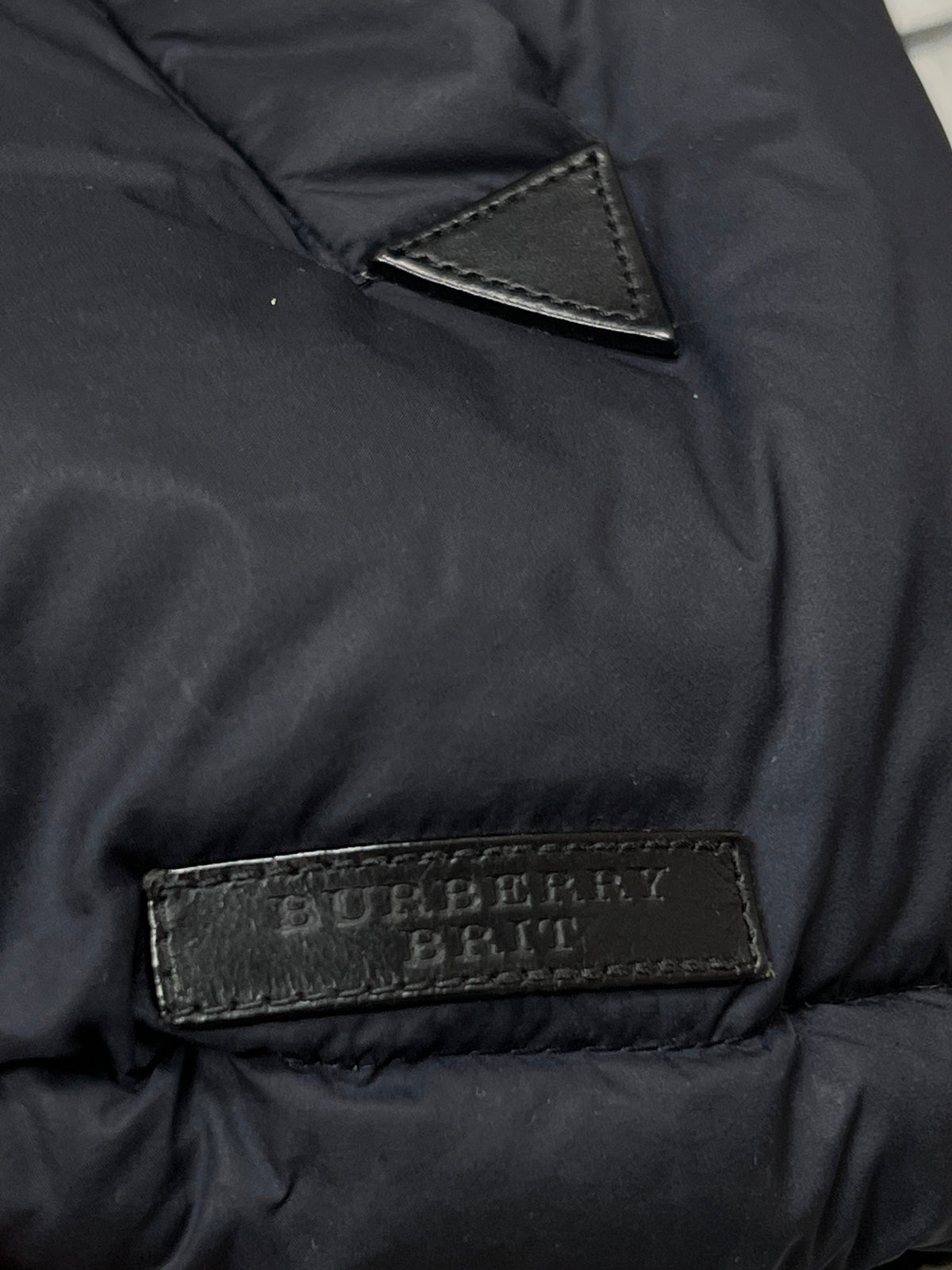 Burberry puffer jacket with zip-off sleeves, size S, pre-owned 9.5/10 condition – Relique