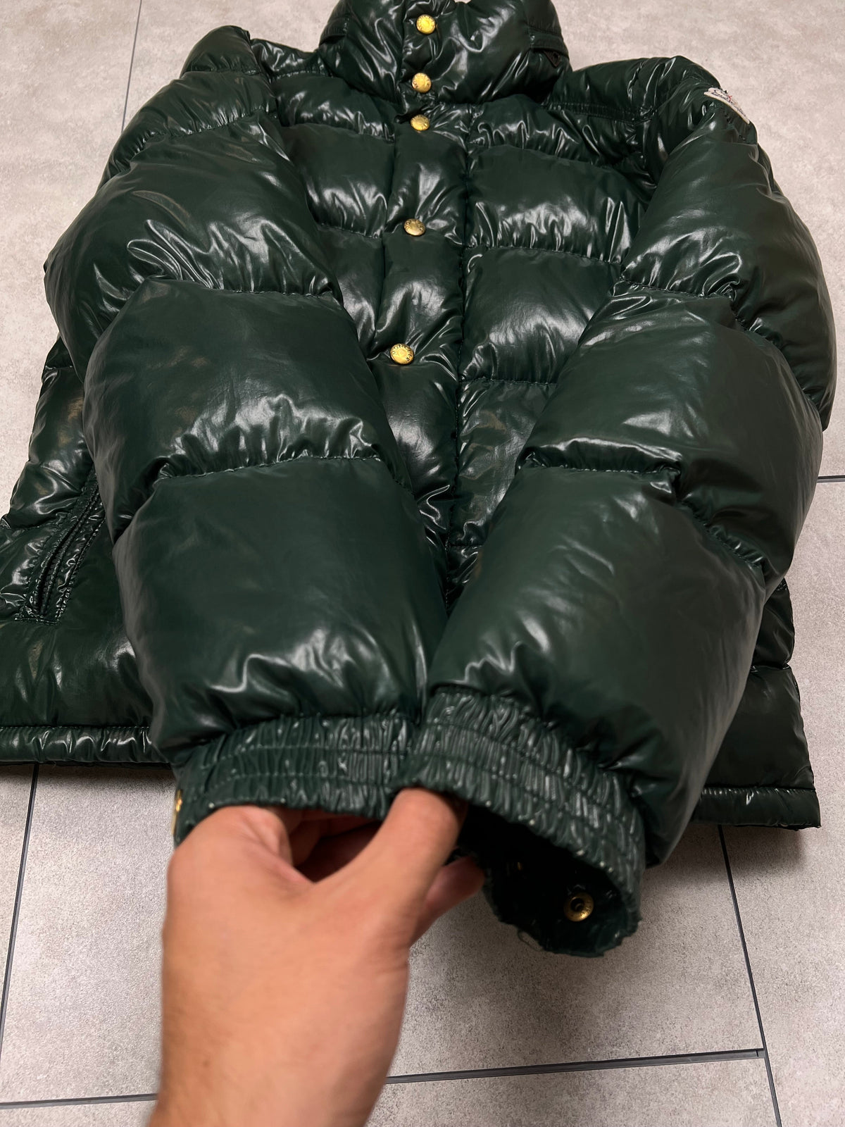Moncler puffer jacket, size 0 (fits XS/S), pre-owned 7.5/10 condition – Relique
