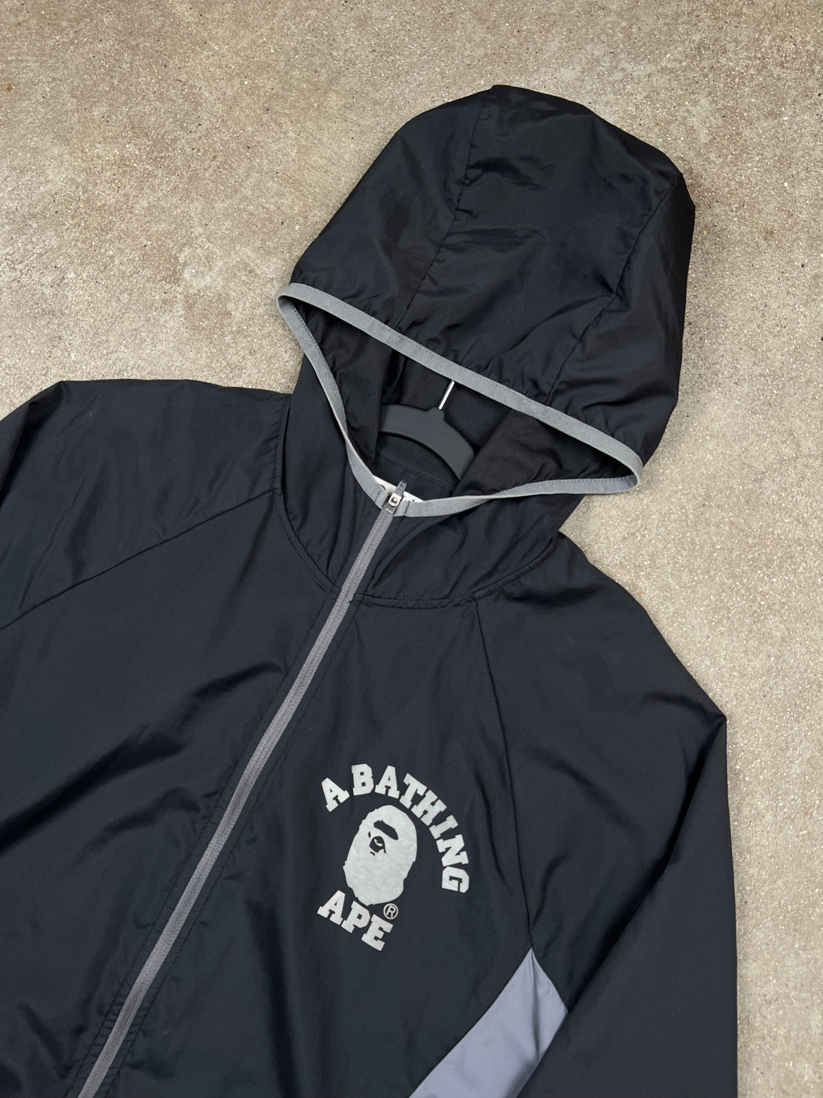Bape windbreaker jacket, size M, pre-owned 10/10 condition – Relique