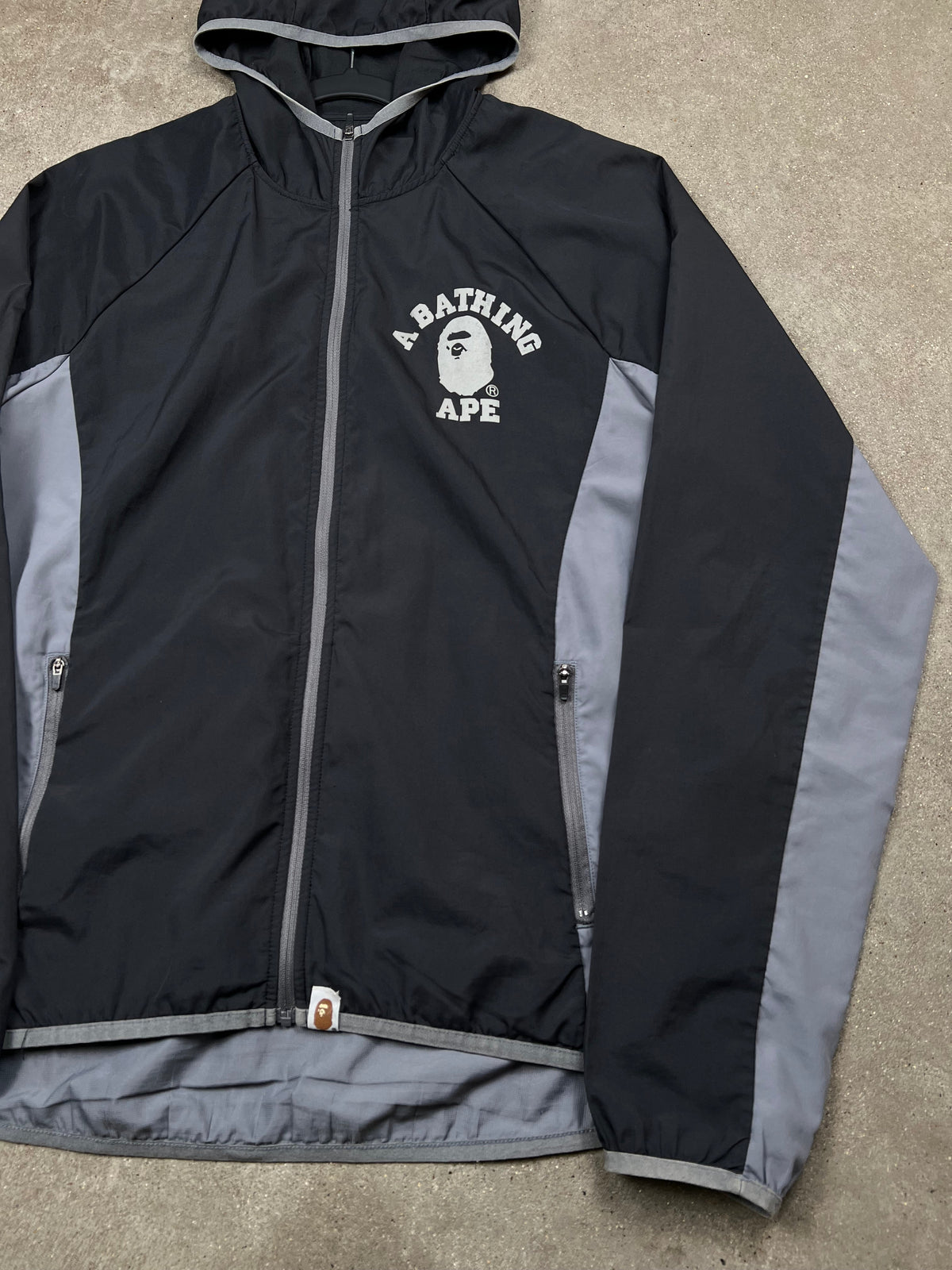 Bape windbreaker jacket, size M, pre-owned 10/10 condition – Relique