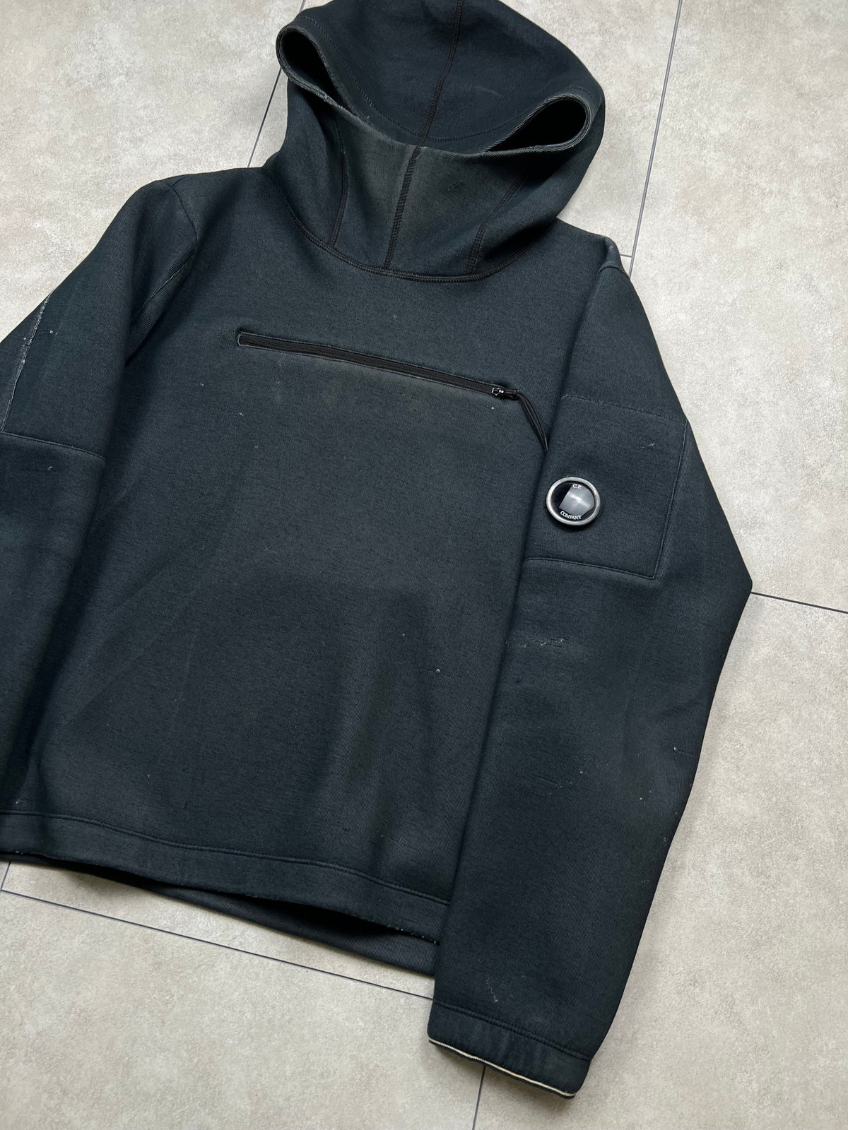 C.P. Company hoodie, size L, pre-owned 8/10 condition – Relique