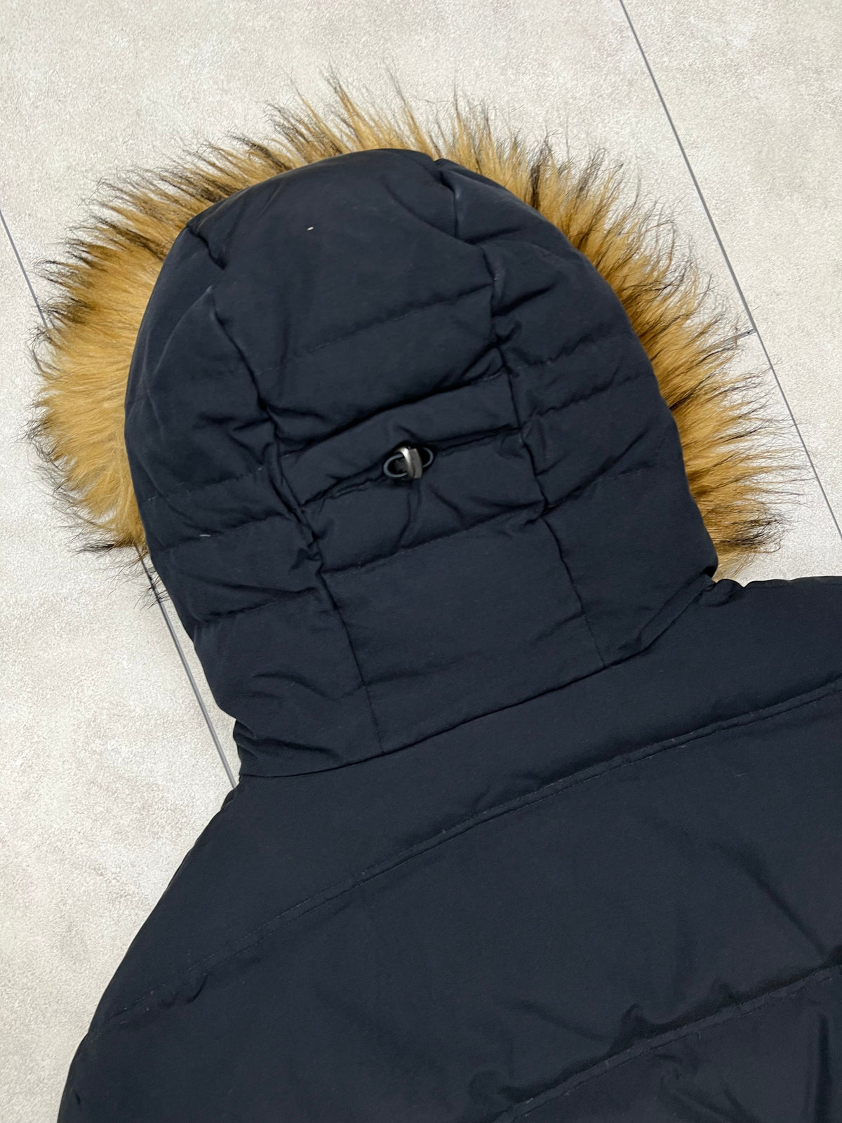 True Religion puffer jacket, size L (fits M/L), pre-owned 9/10 condition – Relique