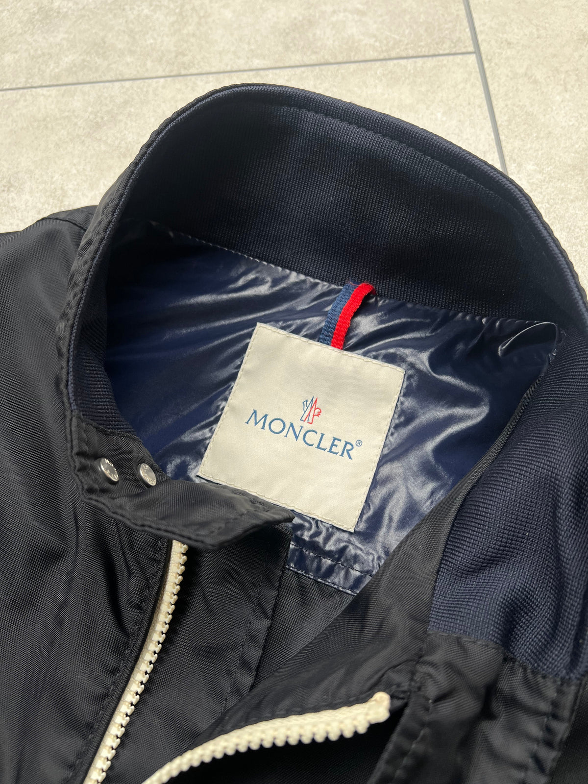 Moncler Emile jacket, size L (4), pre-owned 10/10 condition – Relique