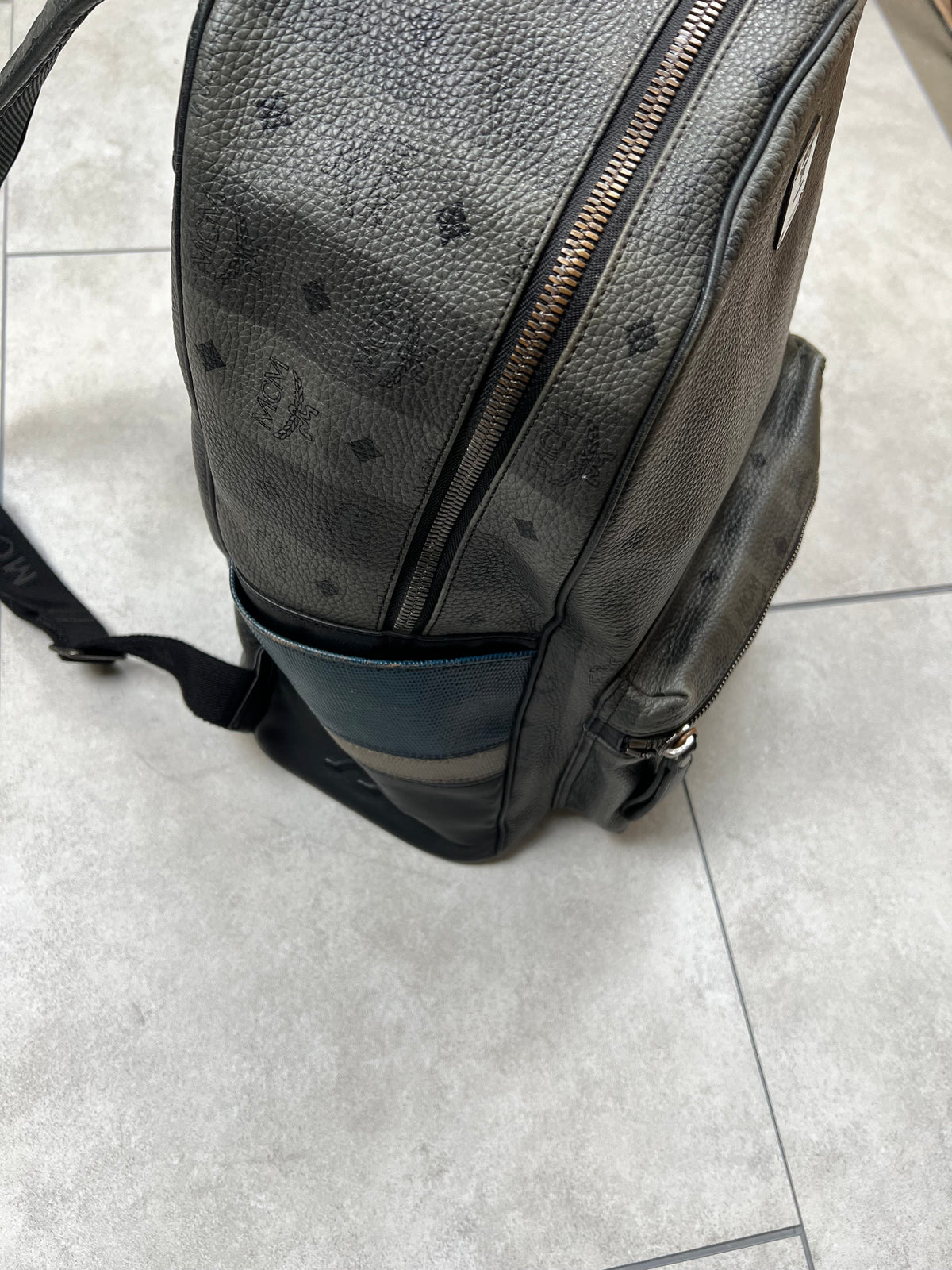 MCM backpack, large size, pre-owned 8/10 condition (scratches on sides) – Relique