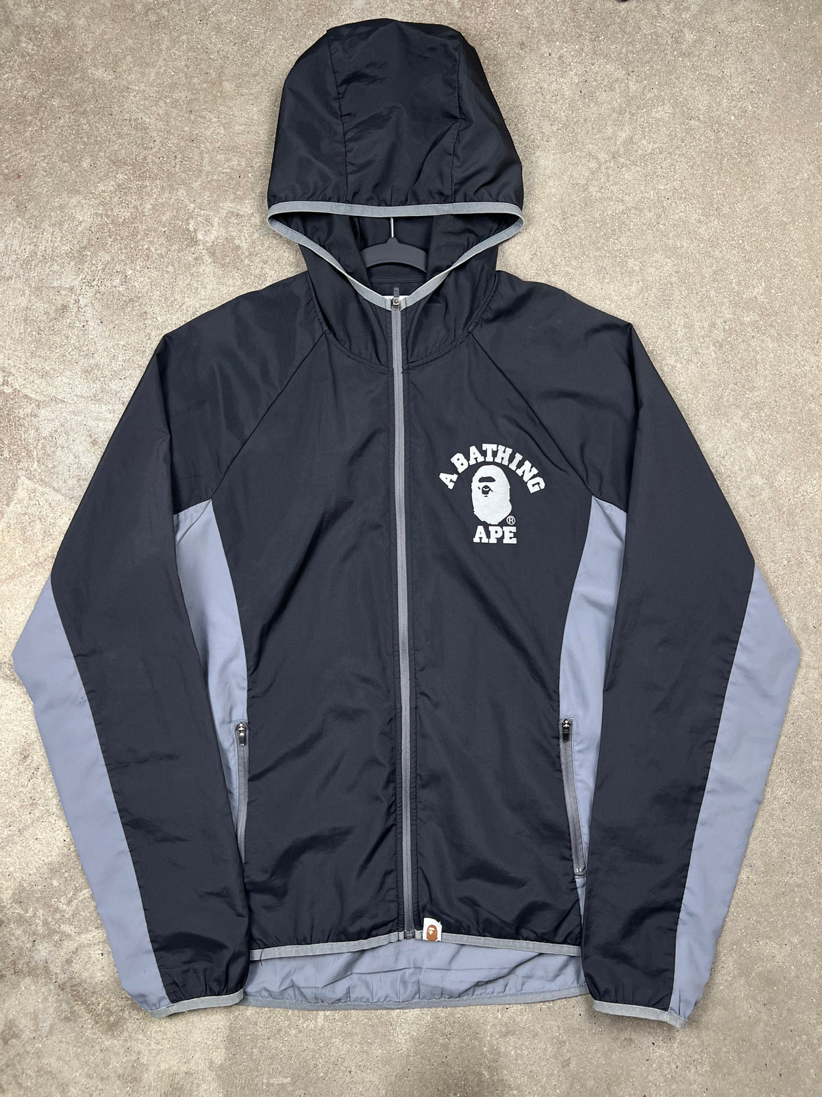 Bape windbreaker jacket, size M, pre-owned 10/10 condition – Relique