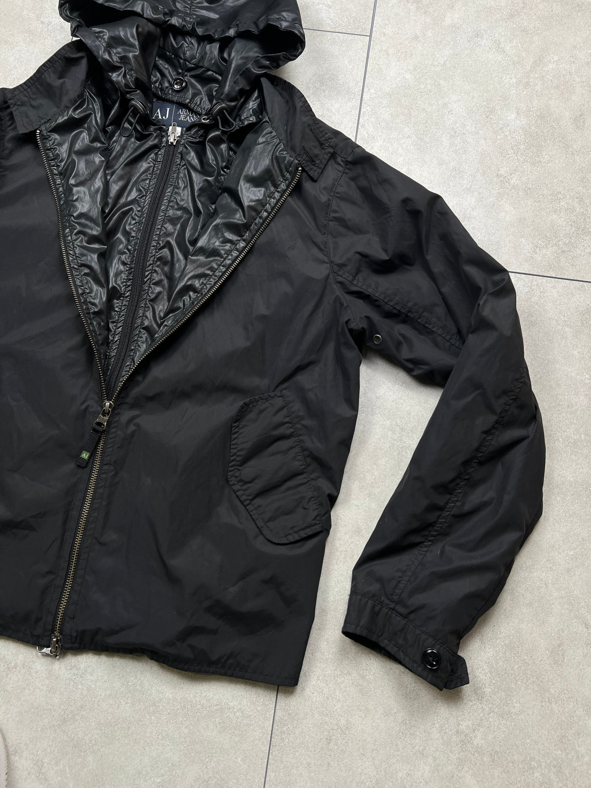 Armani Jeans denim jacket with zip-off inner layer, size S, pre-owned 8/10 condition – Relique