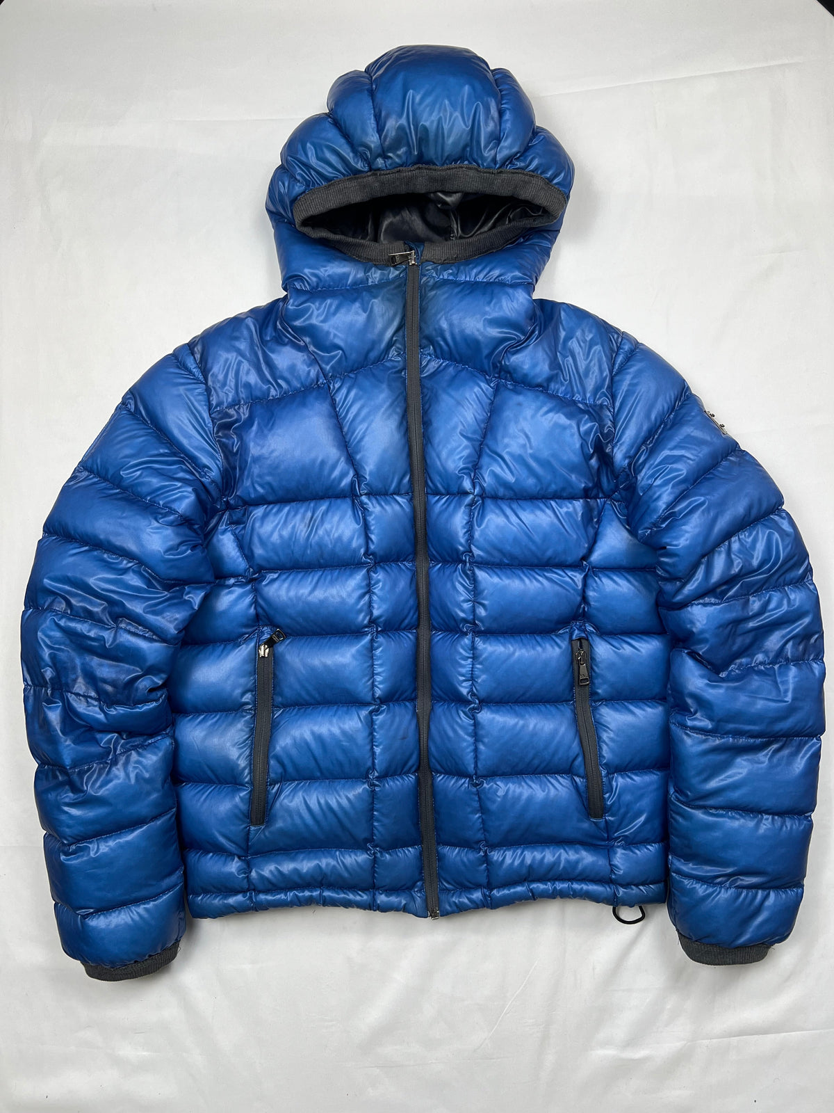 Dolce & Gabbana black puffer jacket, size M, pre-owned 9/10 condition – Relique