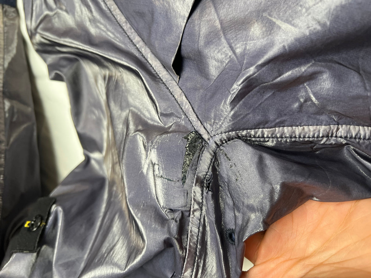 Stone Island 2007 prismatic silk jacket, size L, pre-owned 6/10 condition (needs repair) – Relique