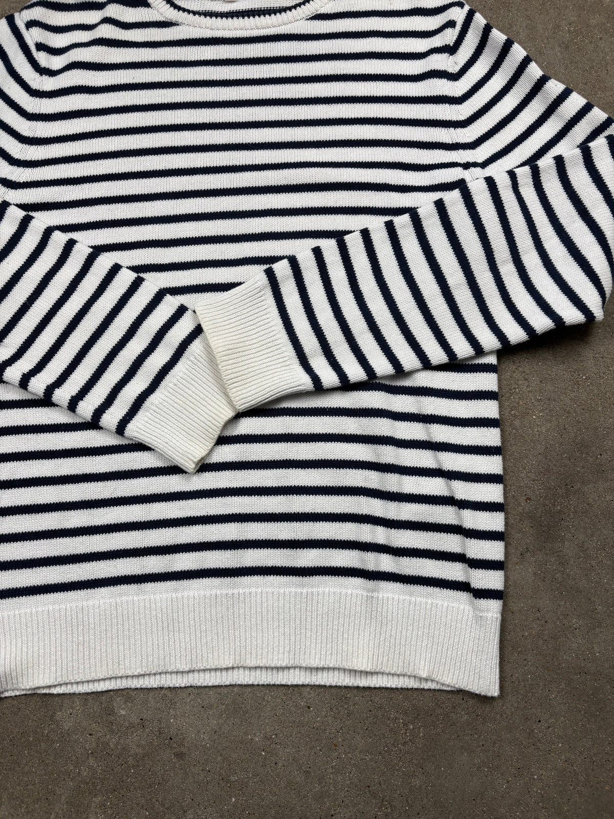 Levi's sweater, size S, pre-owned 9/10 condition – Relique