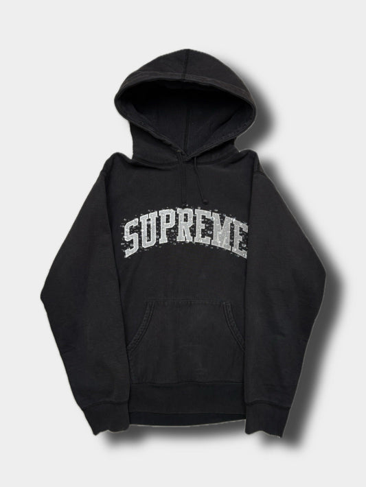 Supreme hoodie, size M, pre-owned 7/10 condition – Relique