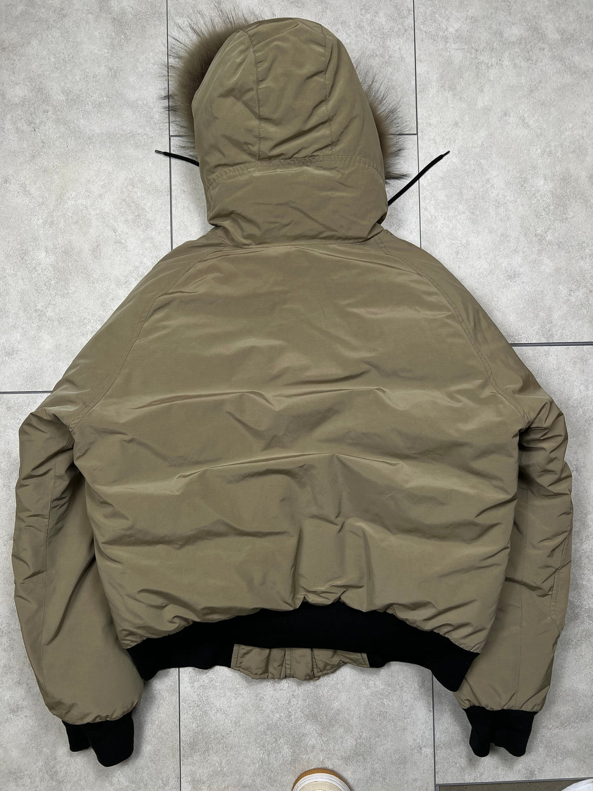 Moncler fur puffer jacket, size 5 (fits like L), pre-owned 9/10 condition – Relique