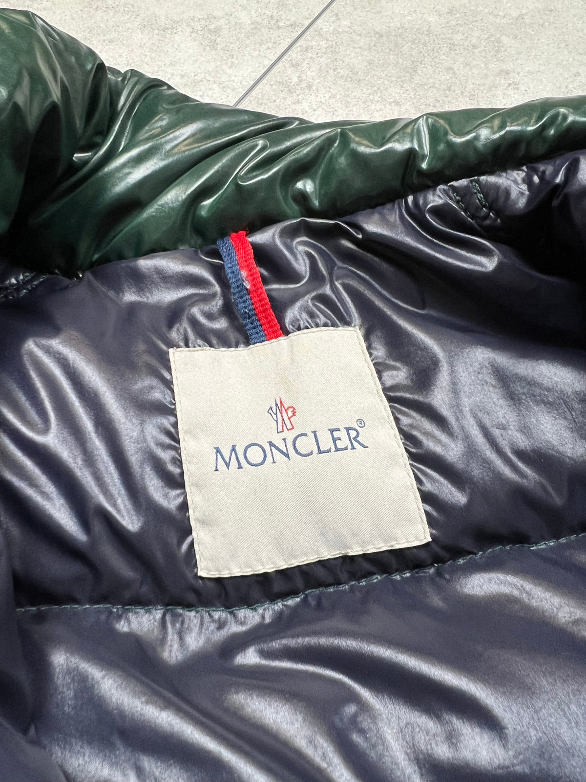 Moncler puffer jacket, size 0 (fits XS/S), pre-owned 7.5/10 condition – Relique