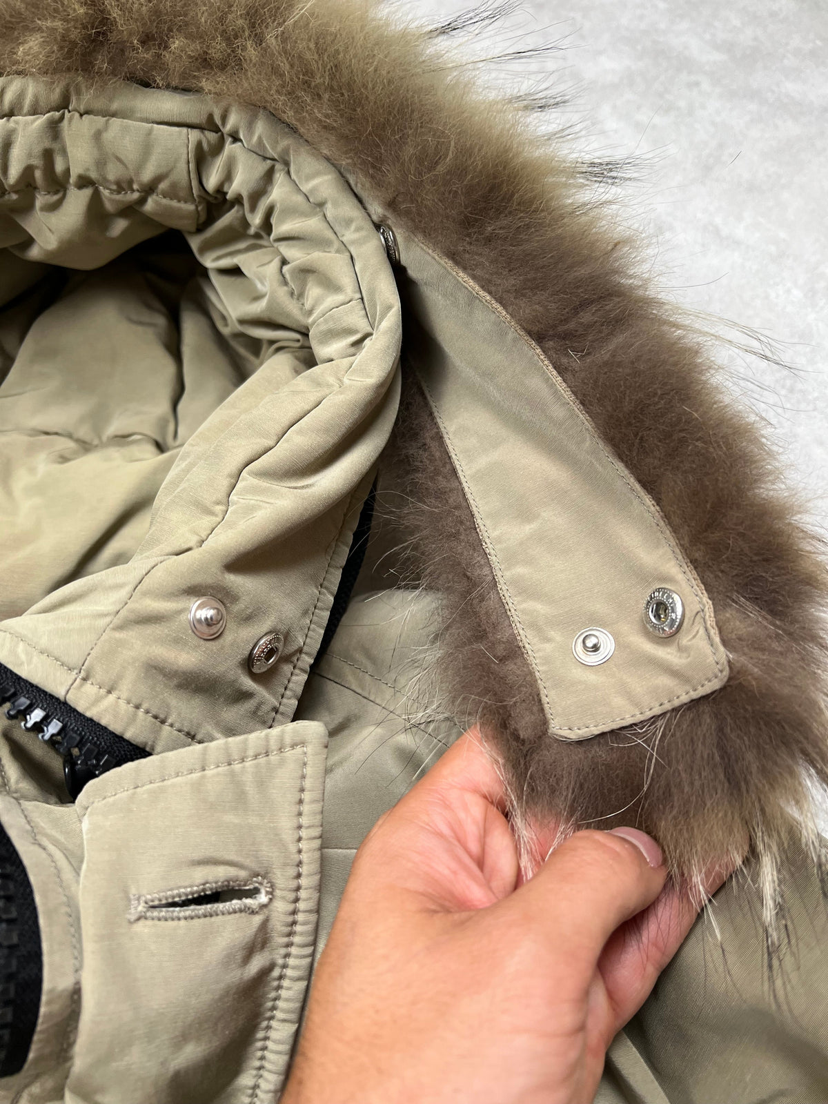 Moncler fur puffer jacket, size 5 (fits like L), pre-owned 9/10 condition – Relique