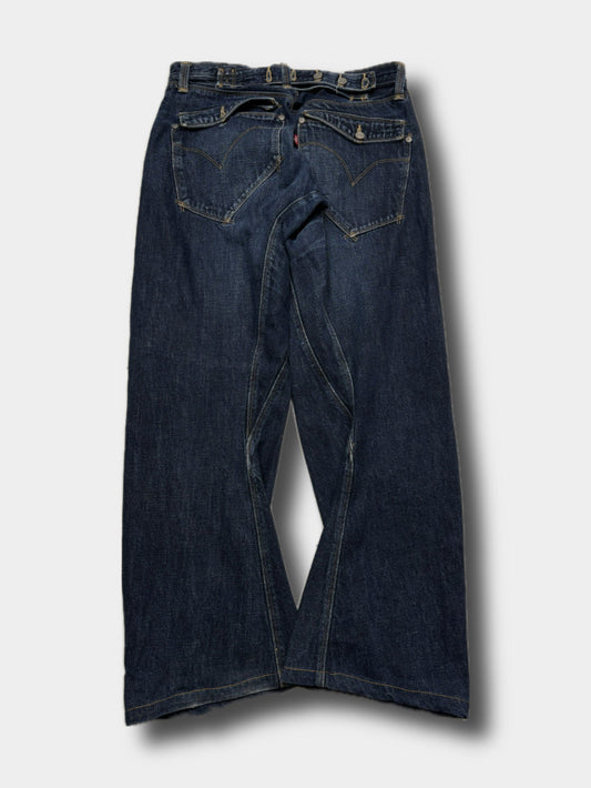 Levi's Engineered jeans, size 34, pre-owned 8/10 condition – Relique
