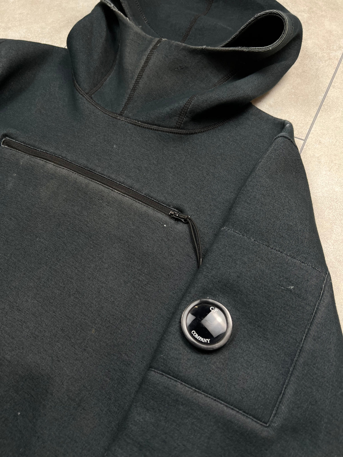 C.P. Company hoodie, size L, pre-owned 8/10 condition – Relique