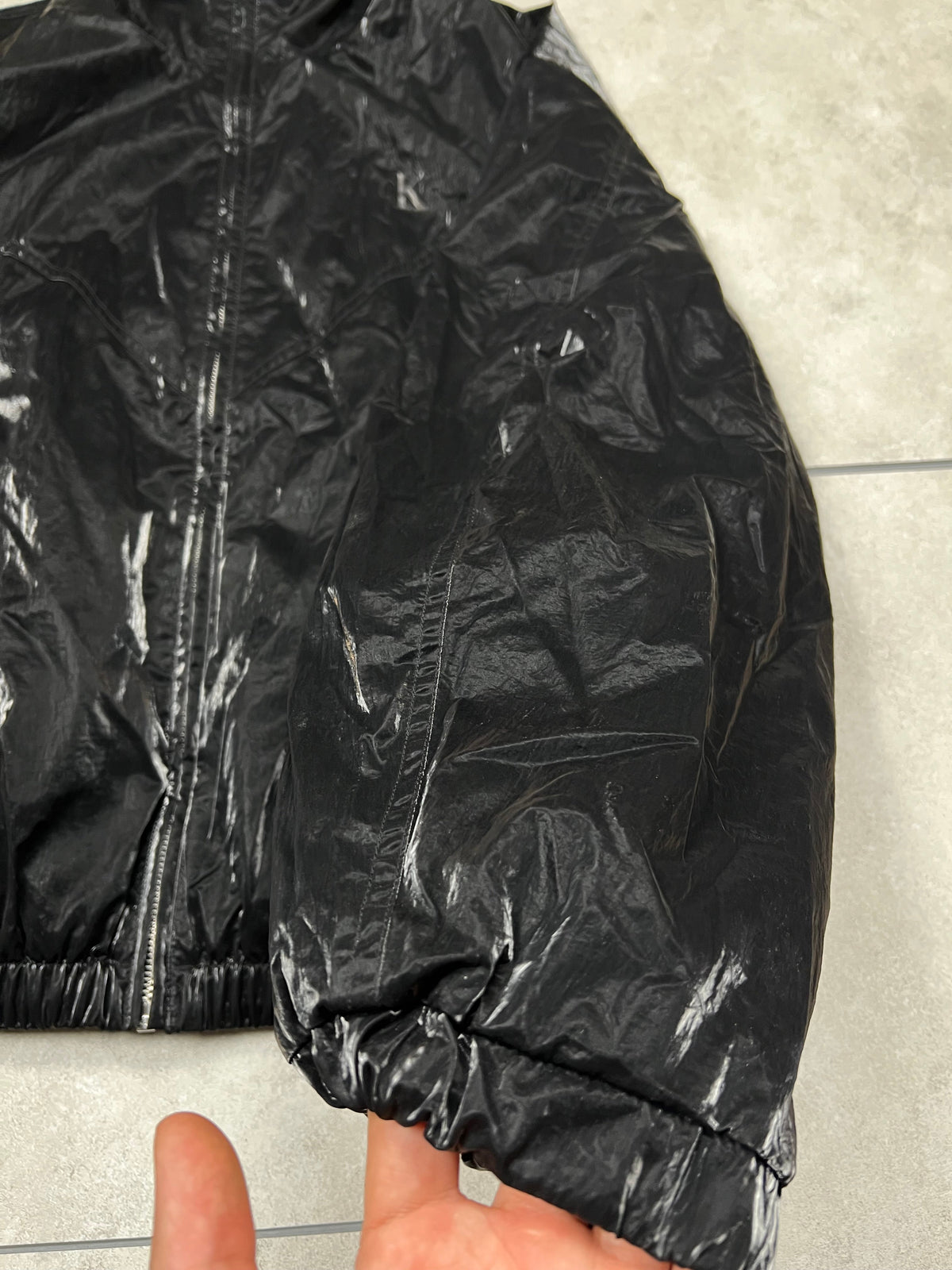 Calvin Klein silk jacket, size L (fits cropped), pre-owned 9/10 condition – Relique